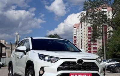 Toyota RAV4, 2021 год, 3 950 000 рублей, 1 фотография