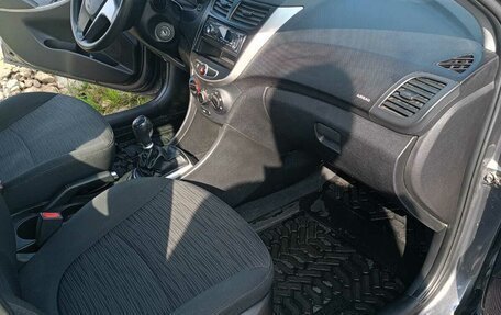 Hyundai Solaris II рестайлинг, 2016 год, 680 000 рублей, 1 фотография