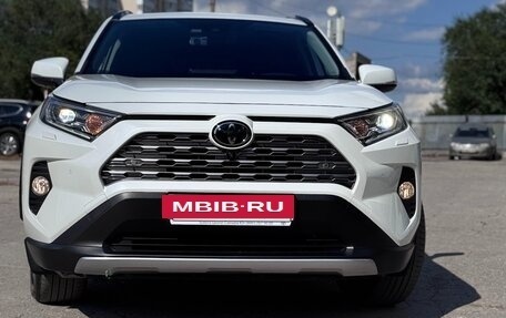 Toyota RAV4, 2021 год, 3 950 000 рублей, 2 фотография