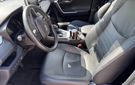Toyota RAV4, 2021 год, 3 950 000 рублей, 7 фотография