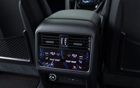 Porsche Cayenne III, 2025 год, 30 690 000 рублей, 27 фотография