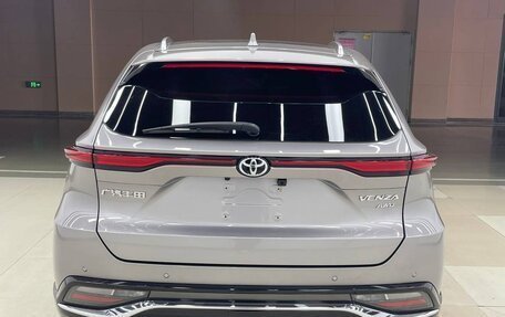 Toyota Venza, 2022 год, 3 331 552 рублей, 5 фотография