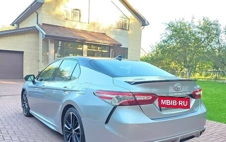 Toyota Camry, 2020 год, 2 640 000 рублей, 4 фотография