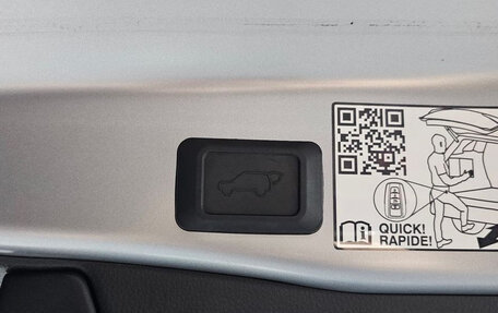 Toyota RAV4, 2023 год, 3 644 419 рублей, 5 фотография