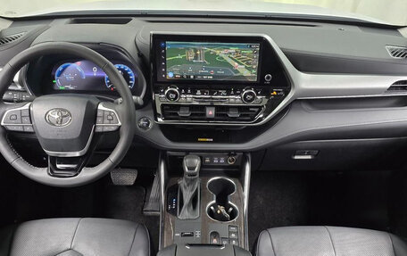 Toyota Highlander, 2023 год, 4 996 346 рублей, 18 фотография