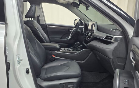 Toyota Highlander, 2023 год, 4 996 346 рублей, 15 фотография