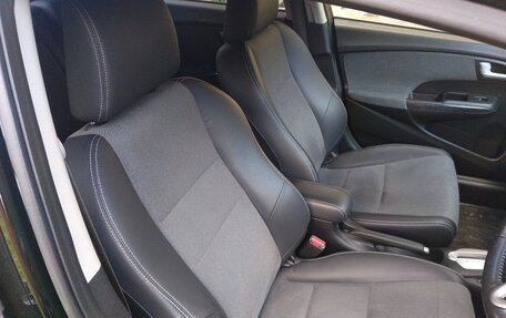 Honda Insight II рестайлинг, 2012 год, 800 000 рублей, 7 фотография