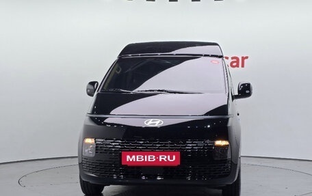 Hyundai Staria, 2025 год, 6 000 000 рублей, 2 фотография