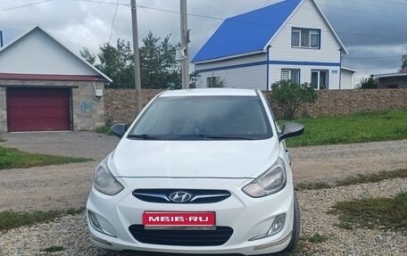 Hyundai Solaris II рестайлинг, 2013 год, 680 000 рублей, 1 фотография
