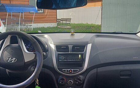 Hyundai Solaris II рестайлинг, 2013 год, 680 000 рублей, 7 фотография