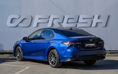 Toyota Camry, 2021 год, 3 290 000 рублей, 2 фотография