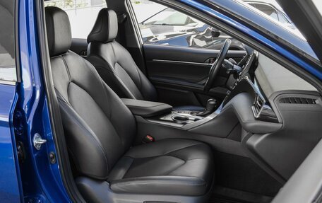 Toyota Camry, 2021 год, 3 290 000 рублей, 8 фотография