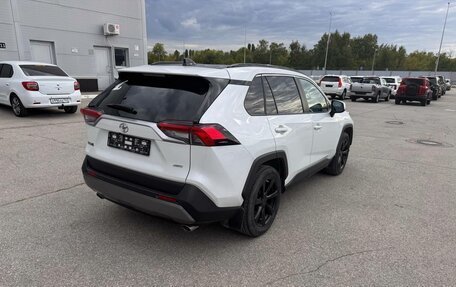 Toyota RAV4, 2021 год, 3 218 000 рублей, 3 фотография