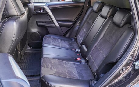 Toyota RAV4, 2015 год, 1 780 000 рублей, 9 фотография
