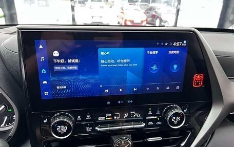 Toyota Highlander, 2022 год, 3 330 000 рублей, 5 фотография