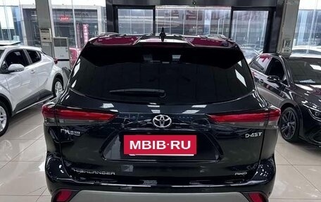 Toyota Highlander, 2022 год, 3 330 000 рублей, 10 фотография