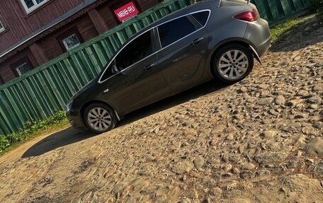 Opel Astra J, 2010 год, 660 000 рублей, 1 фотография