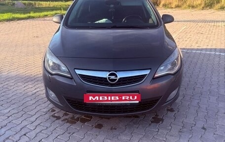 Opel Astra J, 2010 год, 660 000 рублей, 11 фотография
