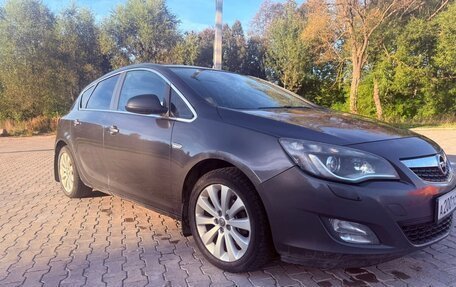 Opel Astra J, 2010 год, 660 000 рублей, 14 фотография