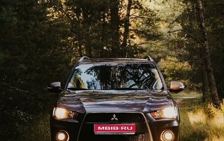 Mitsubishi Outlander III рестайлинг 3, 2009 год, 1 000 050 рублей, 1 фотография