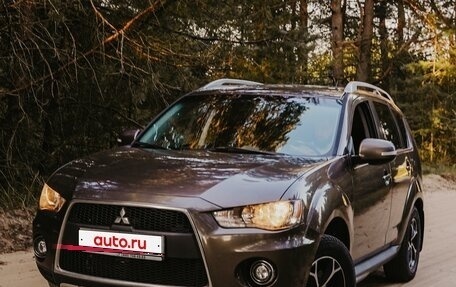 Mitsubishi Outlander III рестайлинг 3, 2009 год, 1 000 050 рублей, 5 фотография