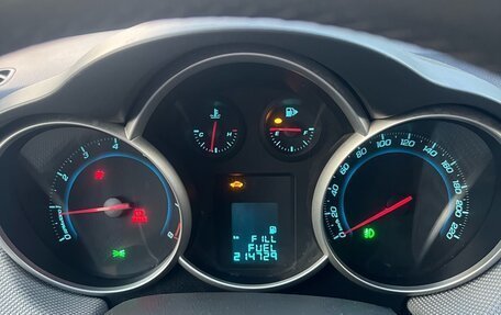 Chevrolet Cruze II, 2010 год, 530 000 рублей, 8 фотография