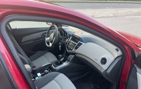 Chevrolet Cruze II, 2010 год, 530 000 рублей, 7 фотография