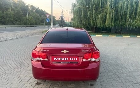 Chevrolet Cruze II, 2010 год, 530 000 рублей, 3 фотография