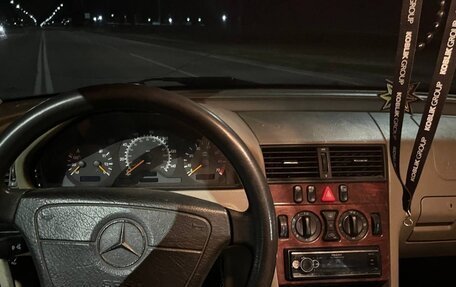 Mercedes-Benz C-Класс, 1995 год, 365 000 рублей, 9 фотография
