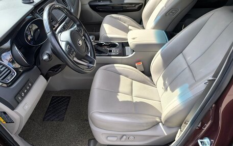 KIA Carnival, 2020 год, 3 250 000 рублей, 22 фотография