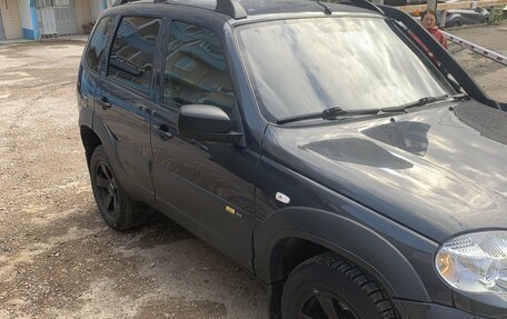 Chevrolet Niva I рестайлинг, 2017 год, 830 000 рублей, 4 фотография