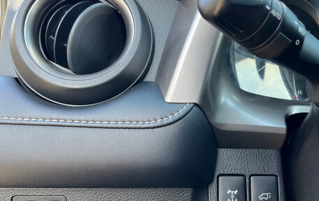 Toyota RAV4, 2017 год, 2 420 000 рублей, 11 фотография