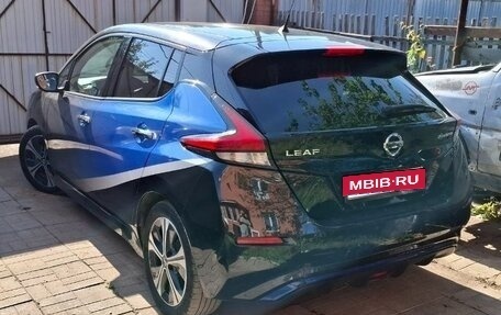 Nissan Leaf II, 2019 год, 1 700 000 рублей, 7 фотография