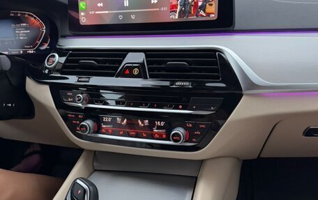 BMW 5 серия, 2021 год, 3 980 000 рублей, 19 фотография