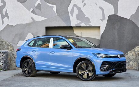 Volkswagen Tiguan, 2024 год, 4 300 000 рублей, 3 фотография