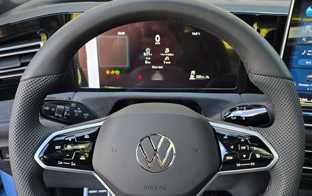 Volkswagen Tiguan, 2024 год, 4 300 000 рублей, 13 фотография