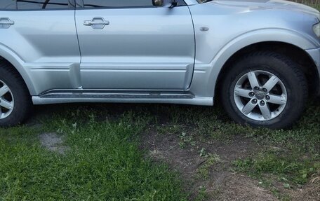 Mitsubishi Pajero III рестайлинг, 2006 год, 1 100 000 рублей, 3 фотография