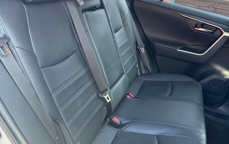 Toyota RAV4, 2021 год, 3 500 000 рублей, 9 фотография