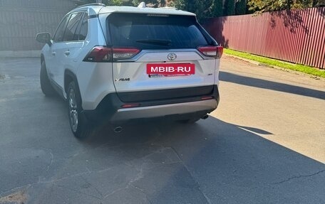 Toyota RAV4, 2021 год, 3 500 000 рублей, 5 фотография