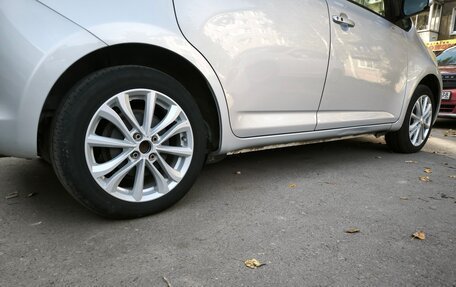 Toyota Ractis I, 2009 год, 730 000 рублей, 4 фотография