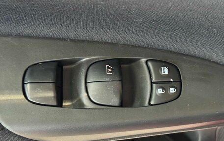 Nissan Tiida, 2015 год, 955 000 рублей, 21 фотография