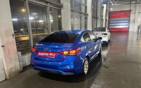 Hyundai Solaris II рестайлинг, 2018 год, 920 000 рублей, 2 фотография