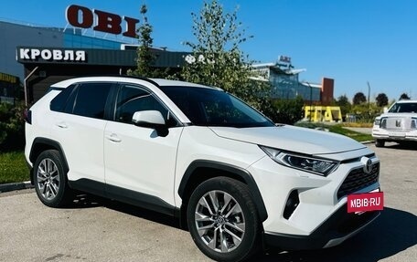 Toyota RAV4, 2022 год, 3 200 000 рублей, 2 фотография