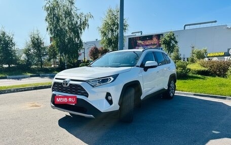 Toyota RAV4, 2022 год, 3 200 000 рублей, 18 фотография