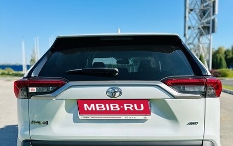 Toyota RAV4, 2022 год, 3 200 000 рублей, 11 фотография