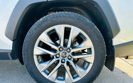 Toyota RAV4, 2022 год, 3 200 000 рублей, 22 фотография