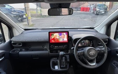 Toyota Sienta, 2022 год, 1 480 000 рублей, 9 фотография