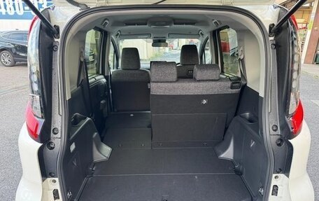 Toyota Sienta, 2022 год, 1 480 000 рублей, 17 фотография