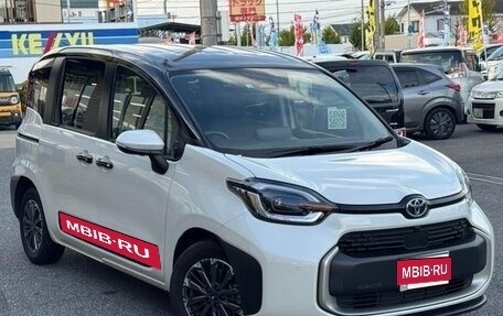 Toyota Sienta, 2022 год, 1 480 000 рублей, 2 фотография