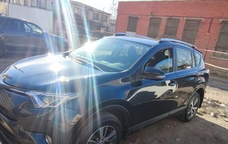 Toyota RAV4, 2015 год, 1 790 000 рублей, 2 фотография